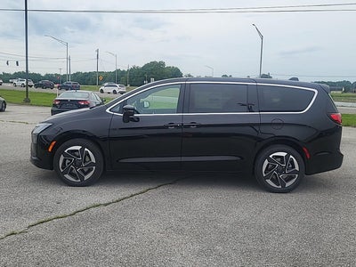 2027 Chrysler Pacifica Limited