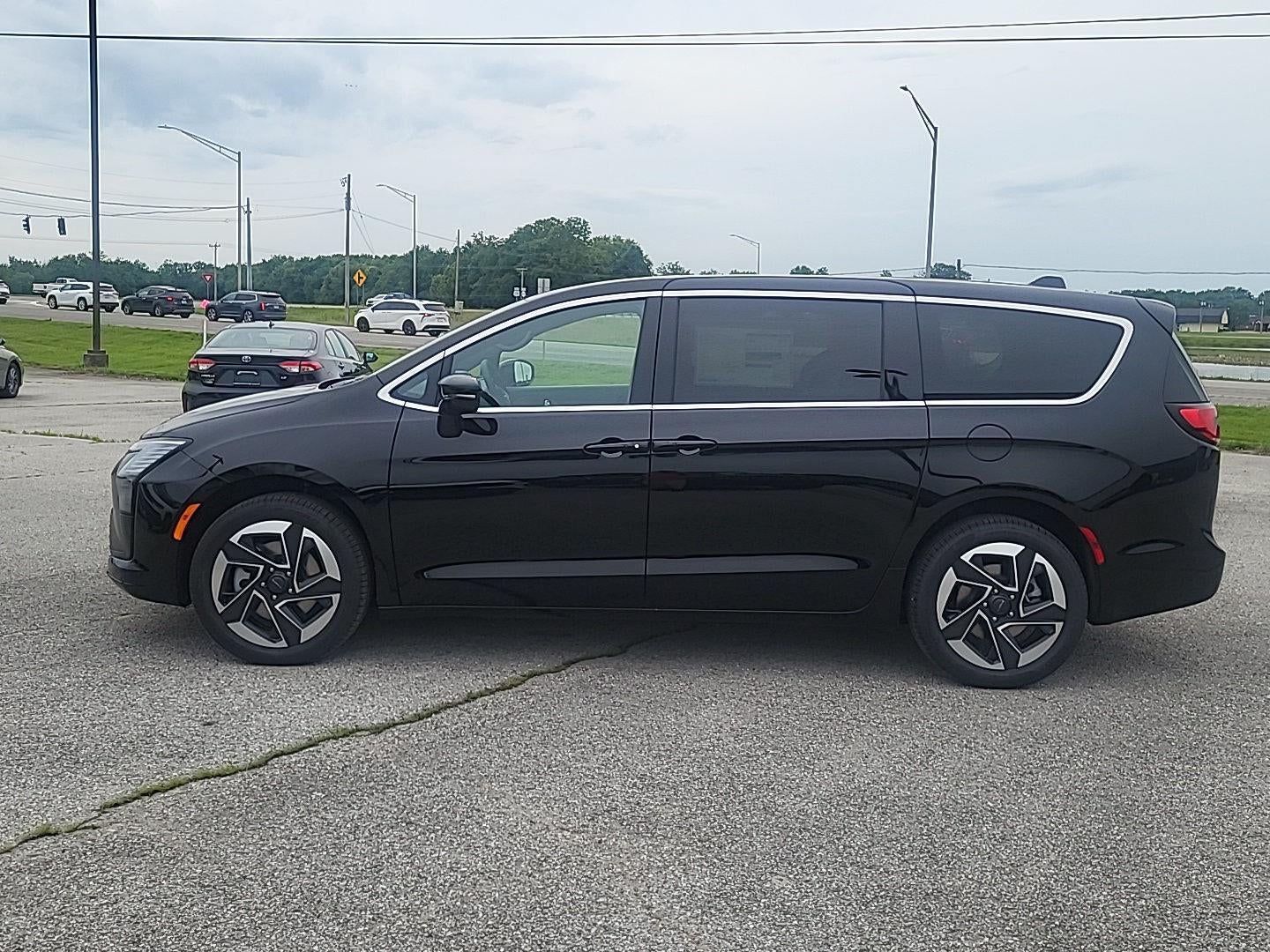 2027 Chrysler Pacifica Limited
