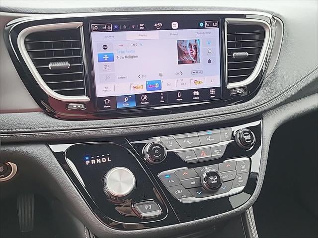 2027 Chrysler Pacifica Limited