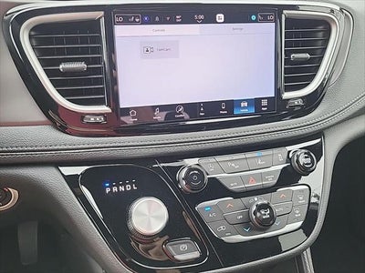 2027 Chrysler Pacifica Limited