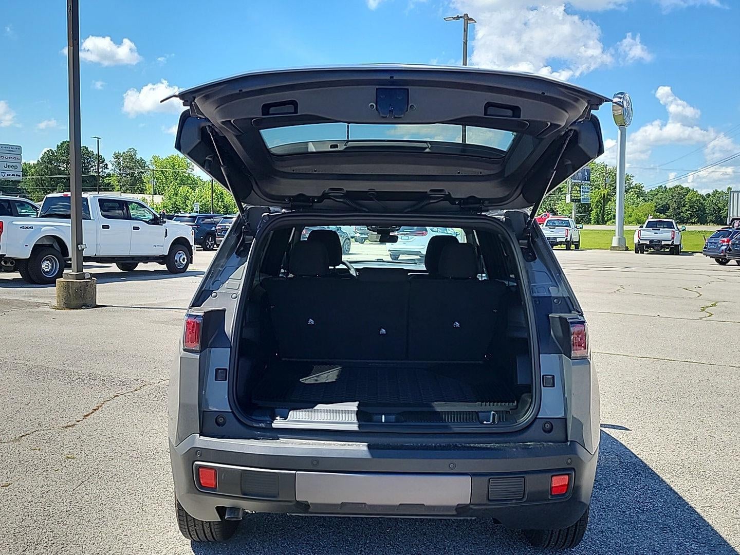 2026 Jeep Cherokee Laredo