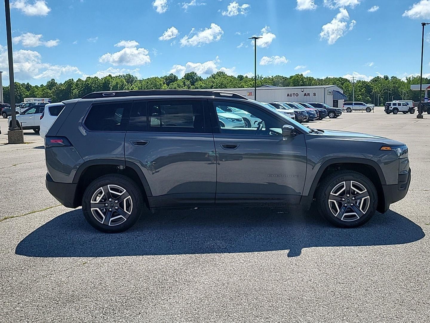 2026 Jeep Cherokee Laredo