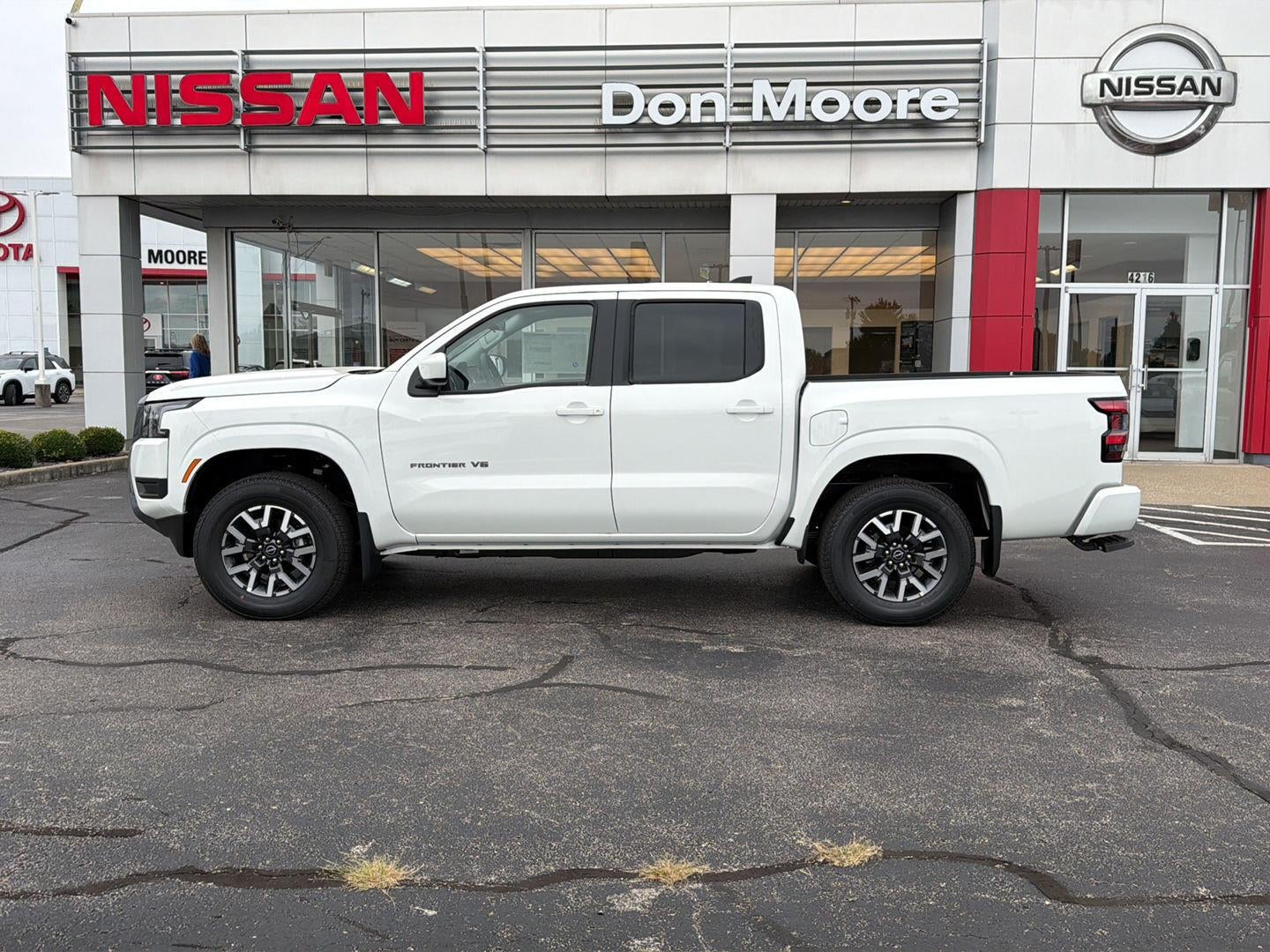2027 Nissan Frontier SV