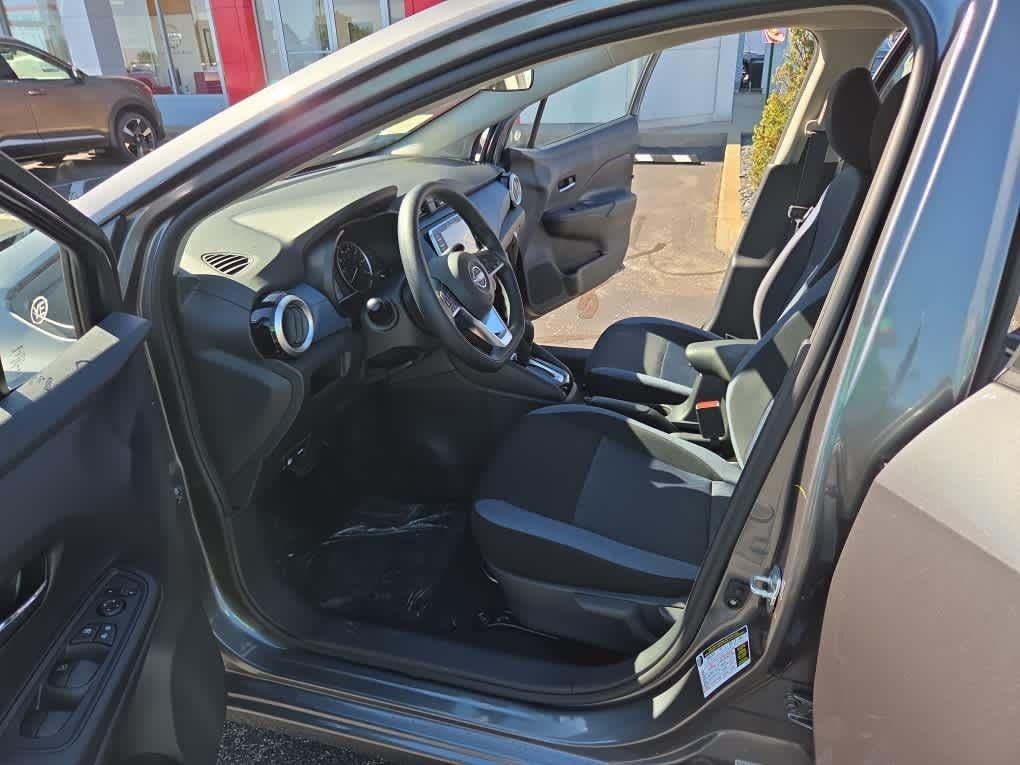 2025 Nissan Versa SV