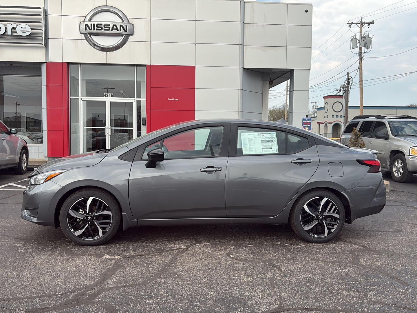 2025 Nissan Versa SR