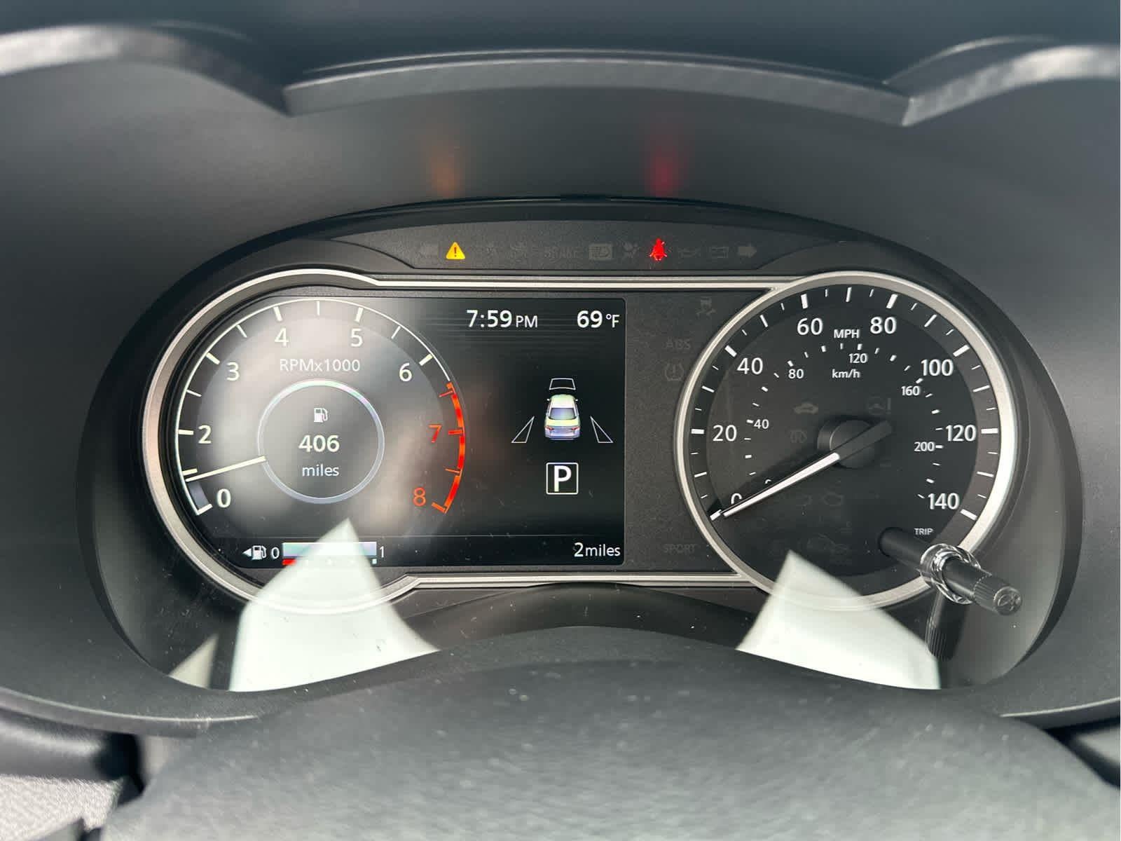 2025 Nissan Versa SR