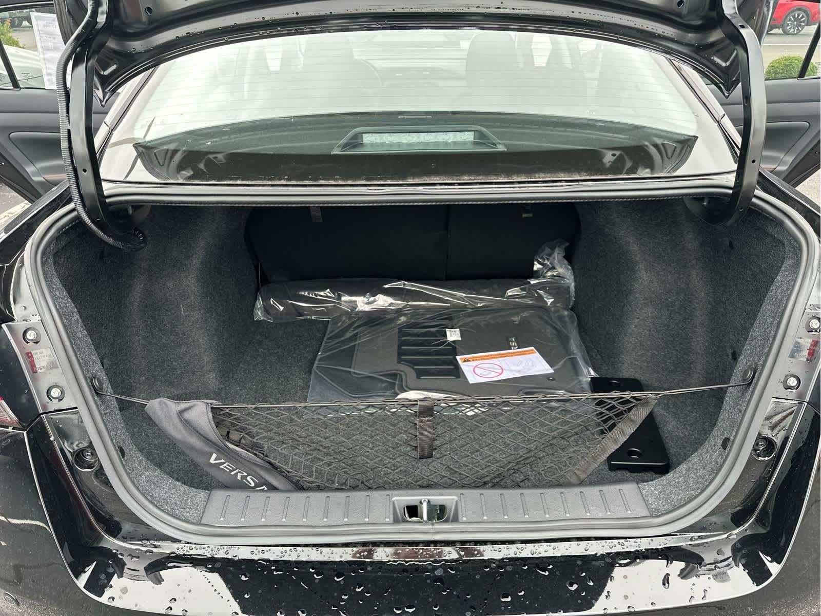 2025 Nissan Versa SR