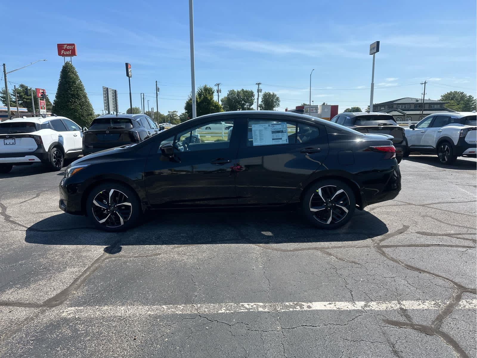 2025 Nissan Versa SR