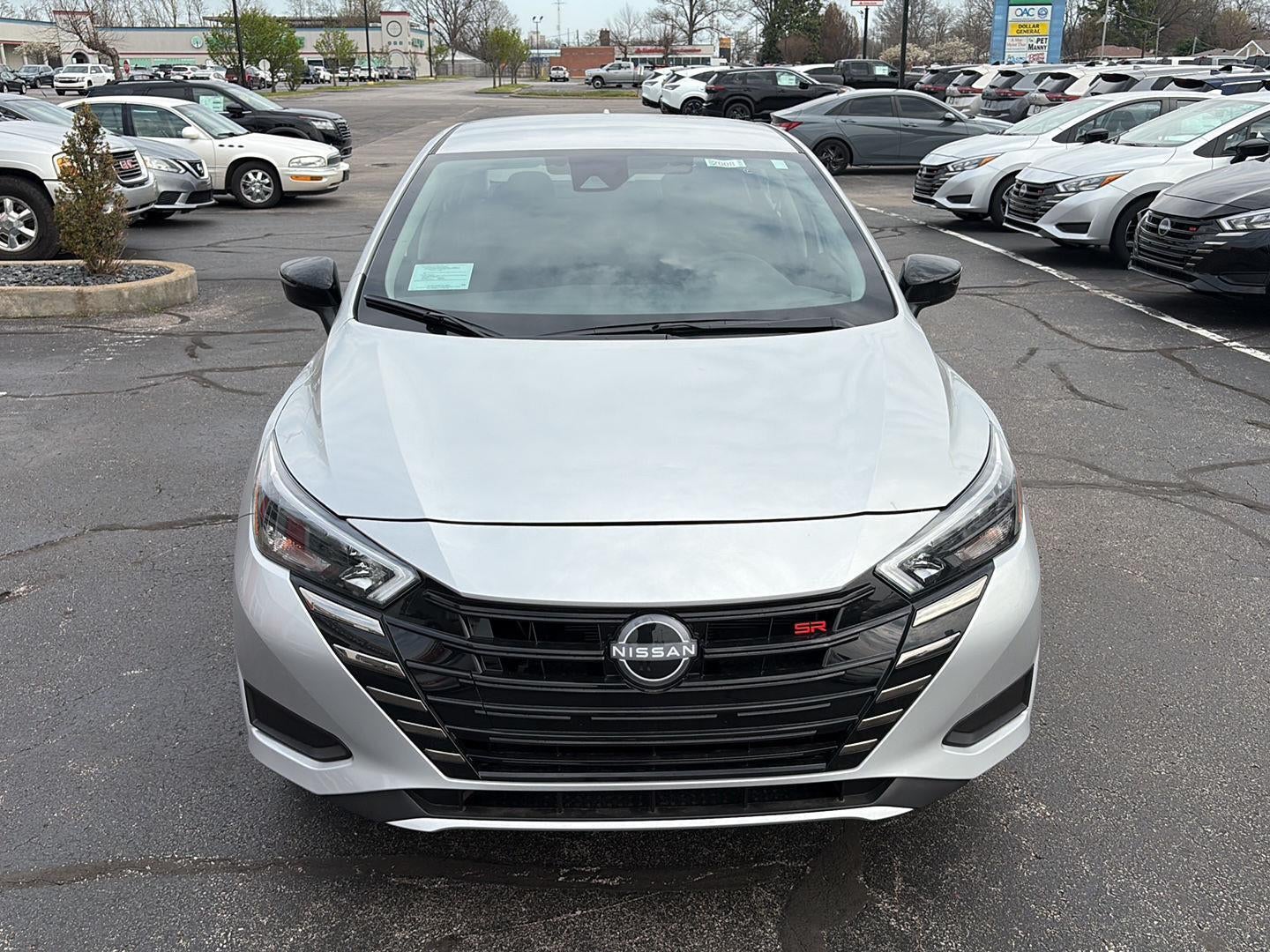 2025 Nissan Versa SR