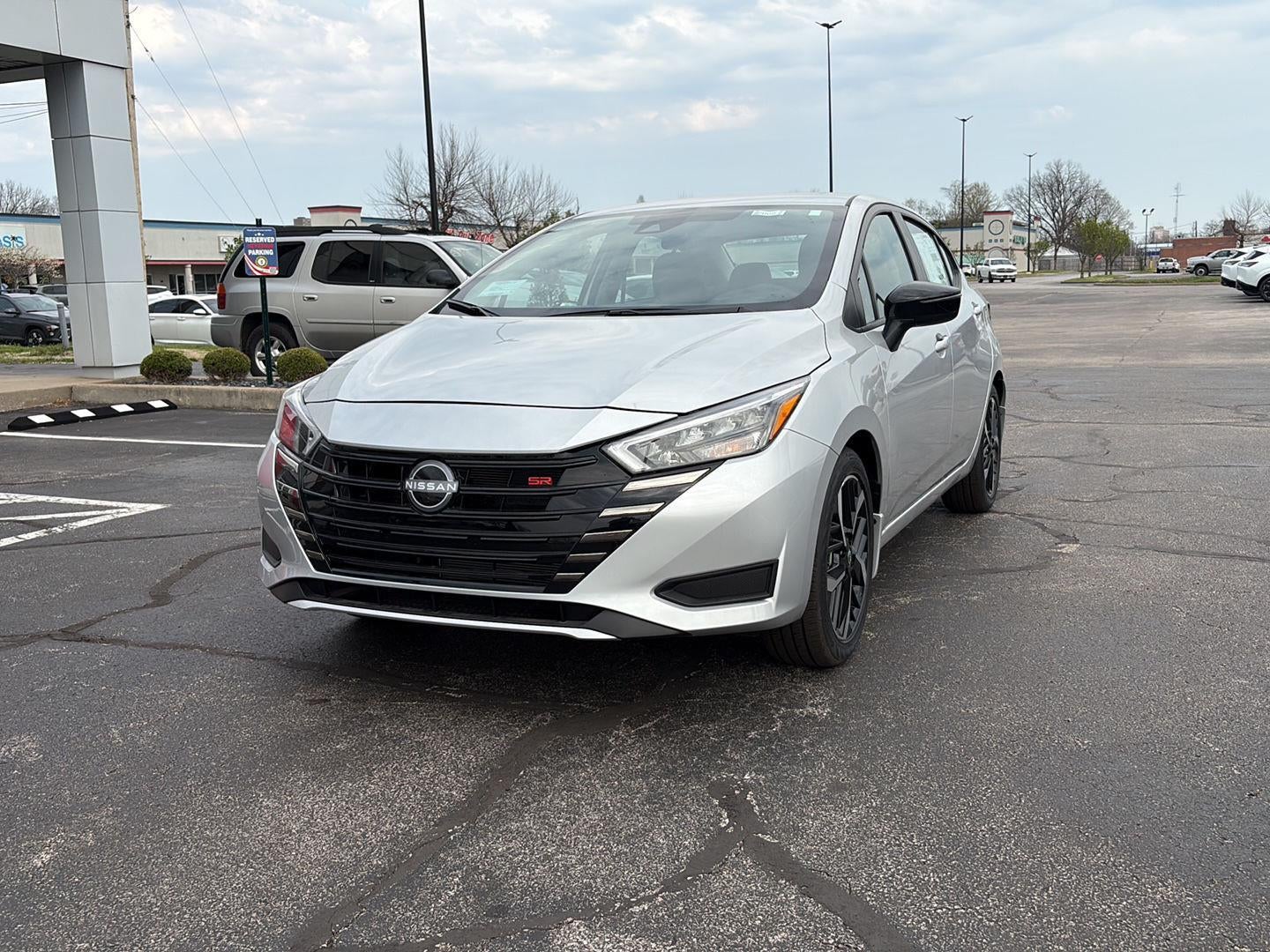 2025 Nissan Versa SR