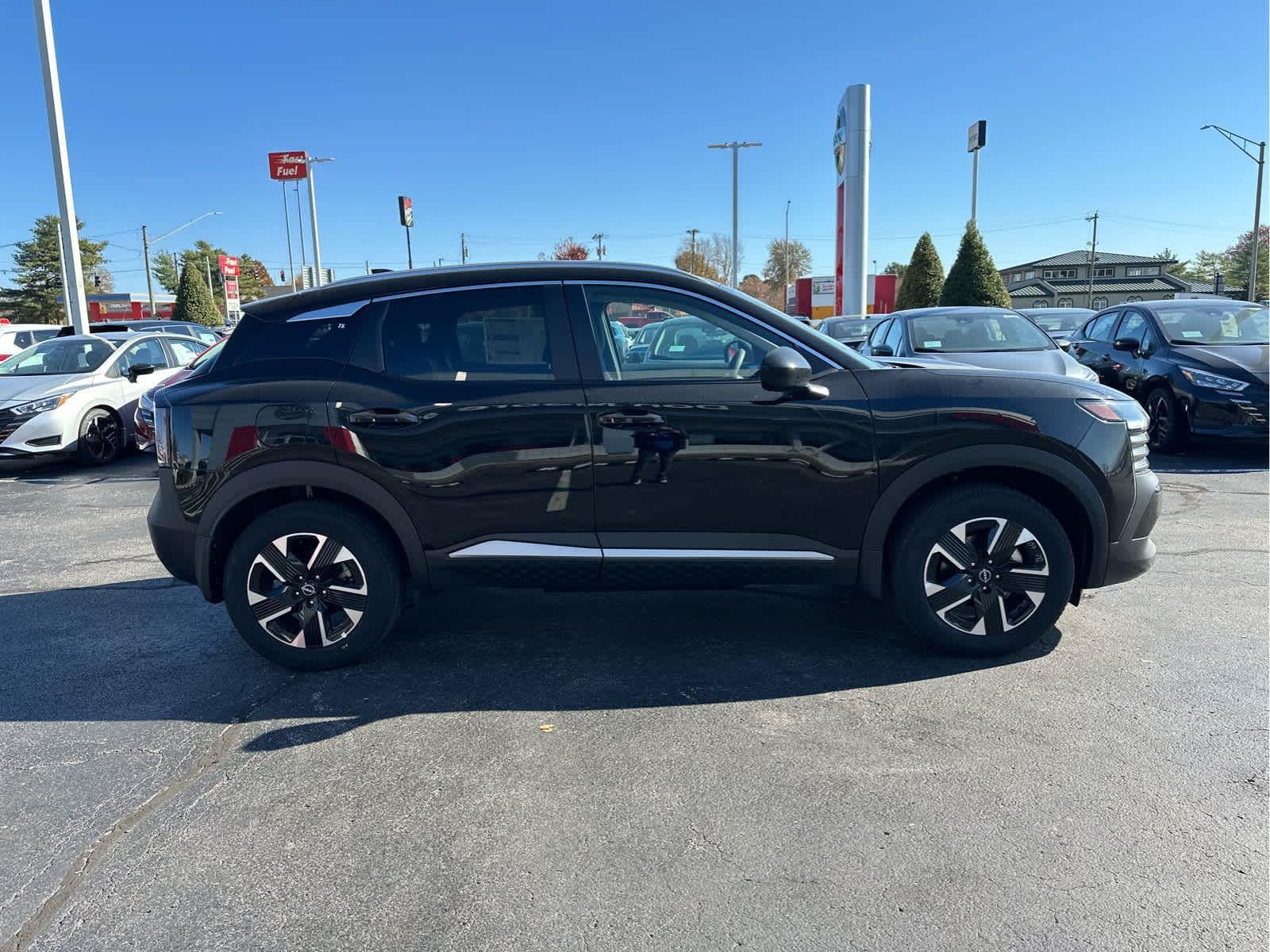 2025 Nissan Kicks SV