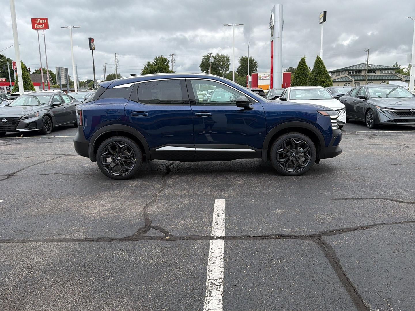 2027 Nissan Kicks SR
