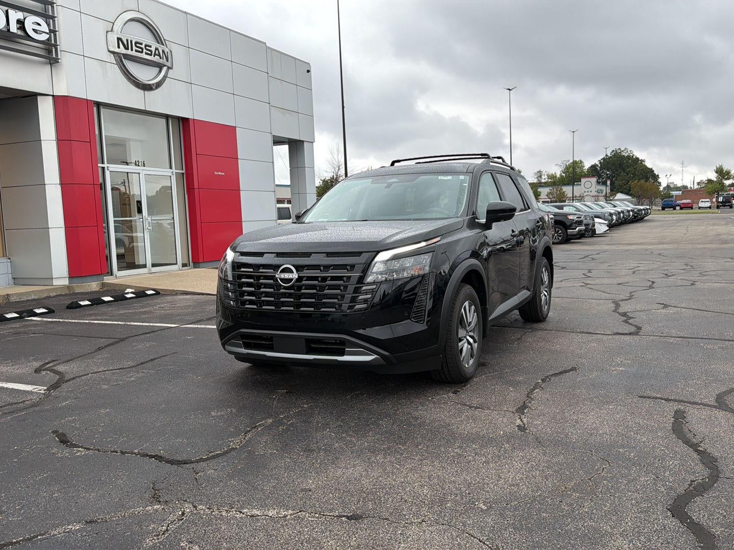 2026 Nissan Pathfinder SL