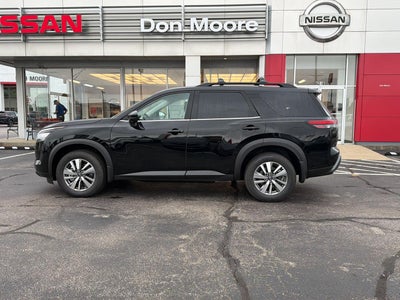 2026 Nissan Pathfinder SL