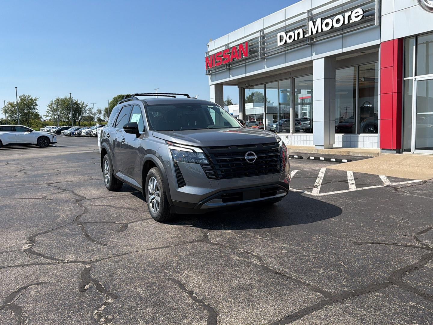 2026 Nissan Pathfinder SL