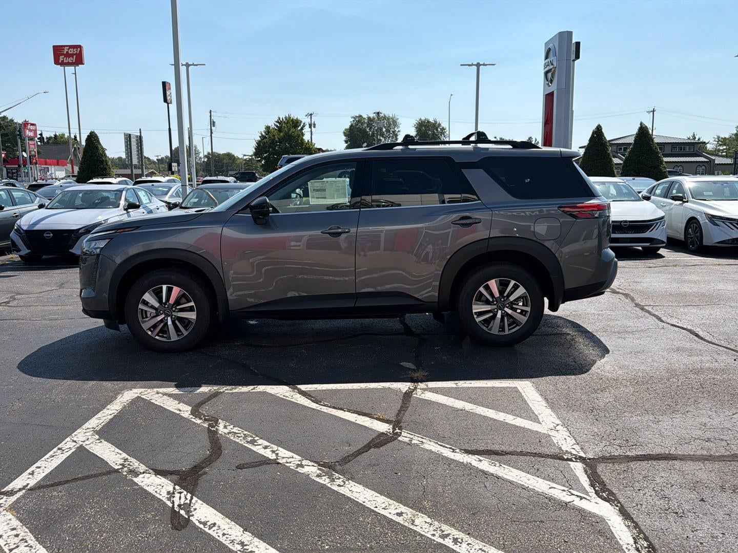 2026 Nissan Pathfinder SL