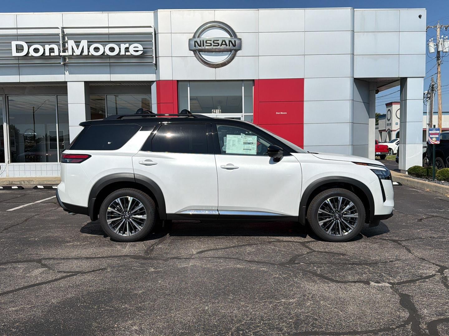 2026 Nissan Pathfinder Platinum