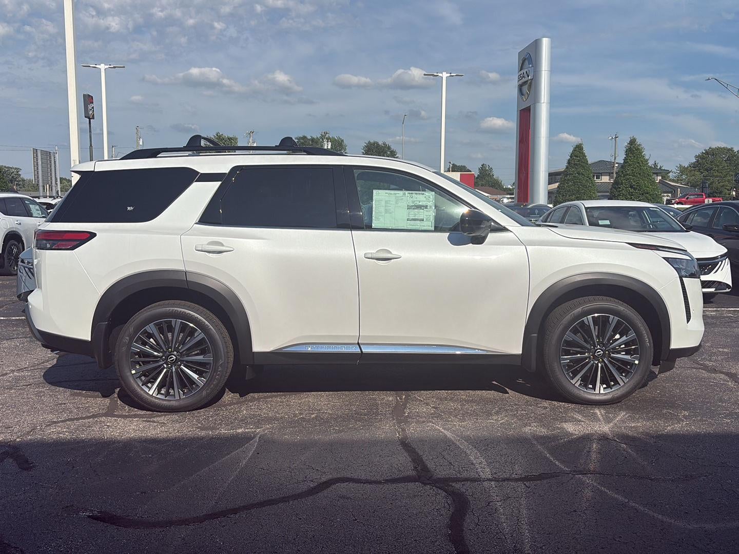 2026 Nissan Pathfinder Platinum