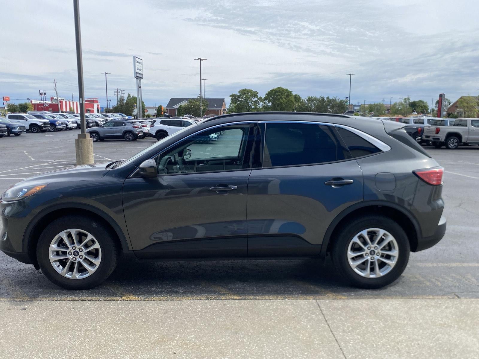 2020 Ford Escape SE